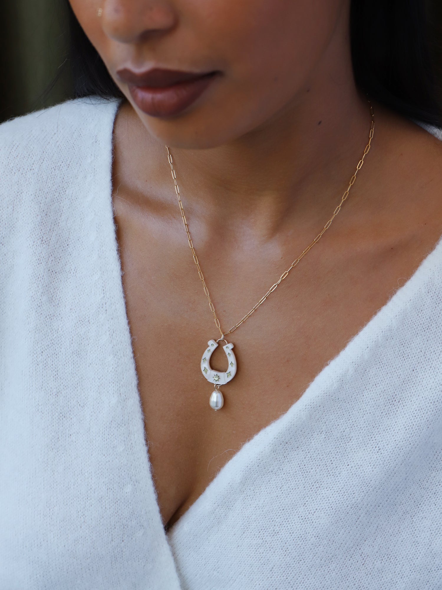 Horseshoe Necklace in Cream