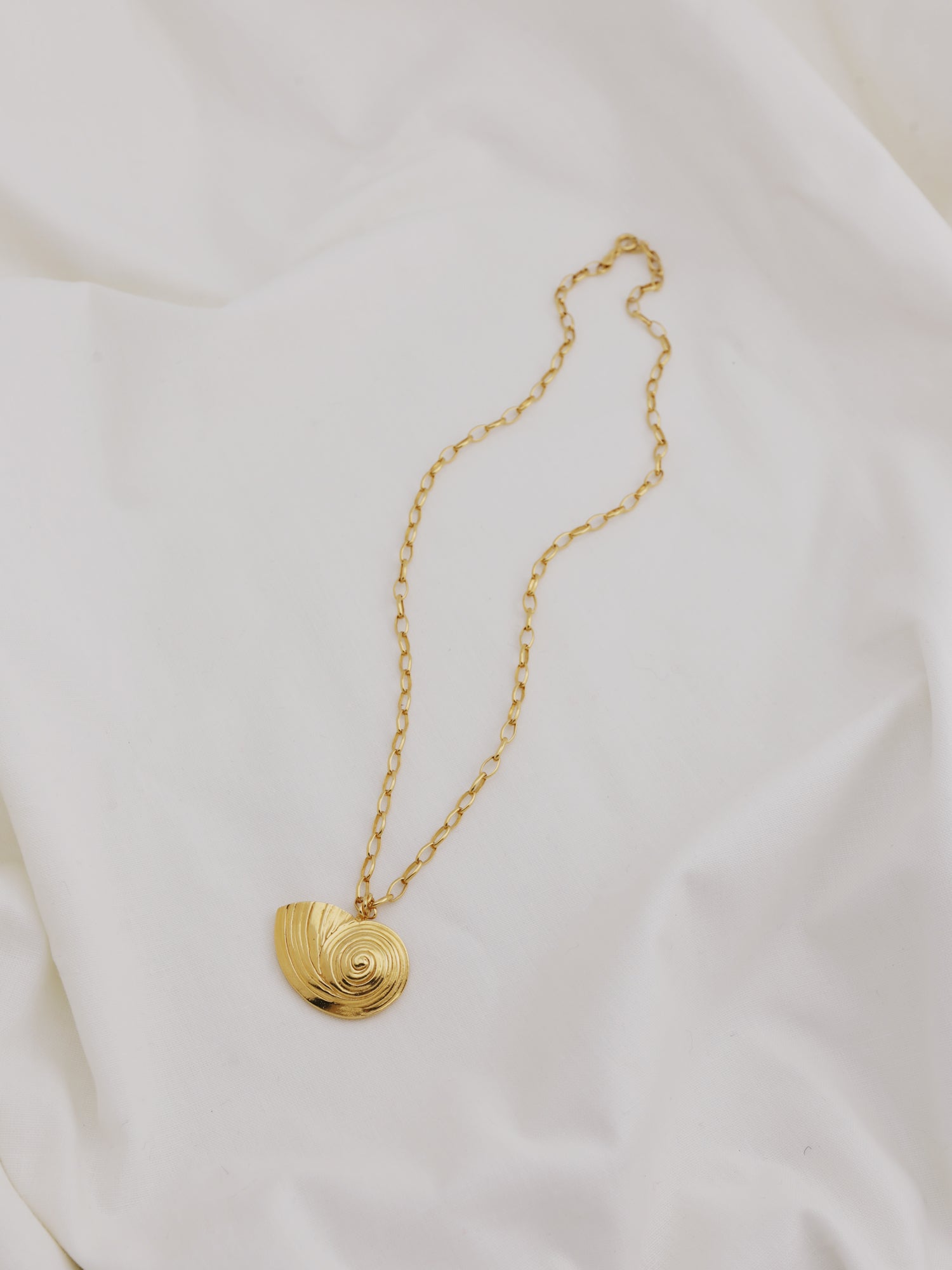Isla Necklace - Gold