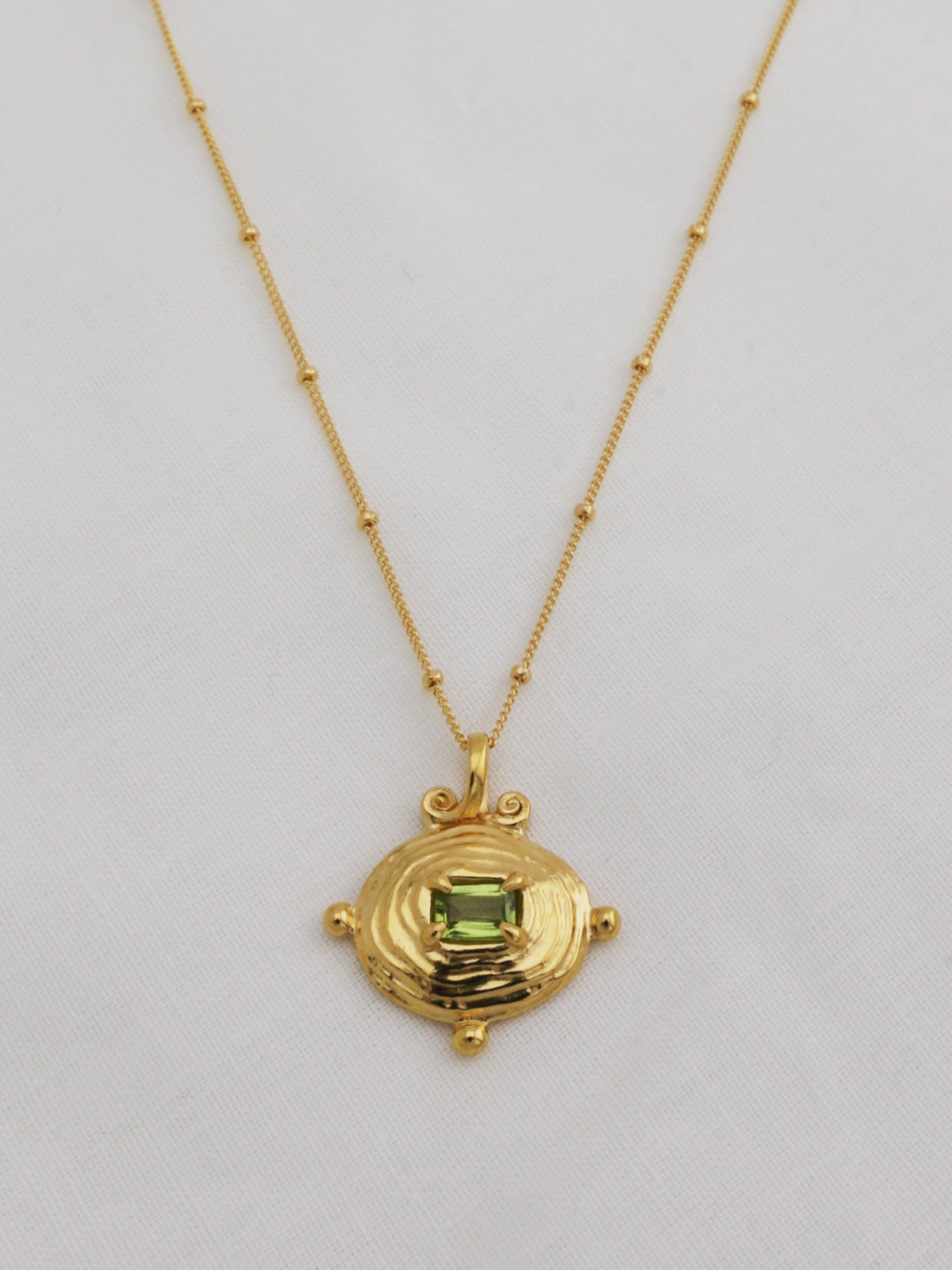 Lagoon Necklace with Peridot - Gold