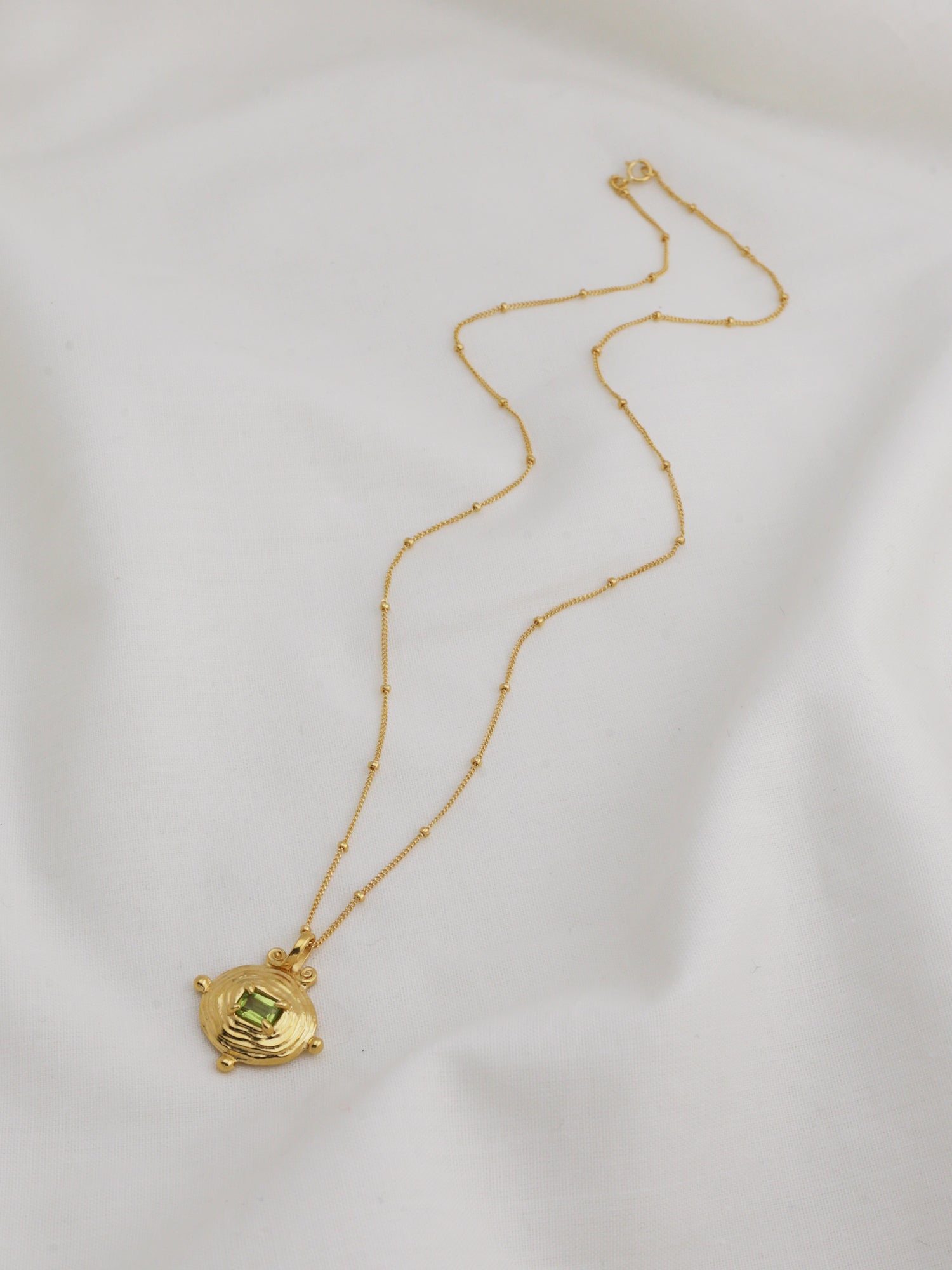 Lagoon Necklace with Peridot - Gold
