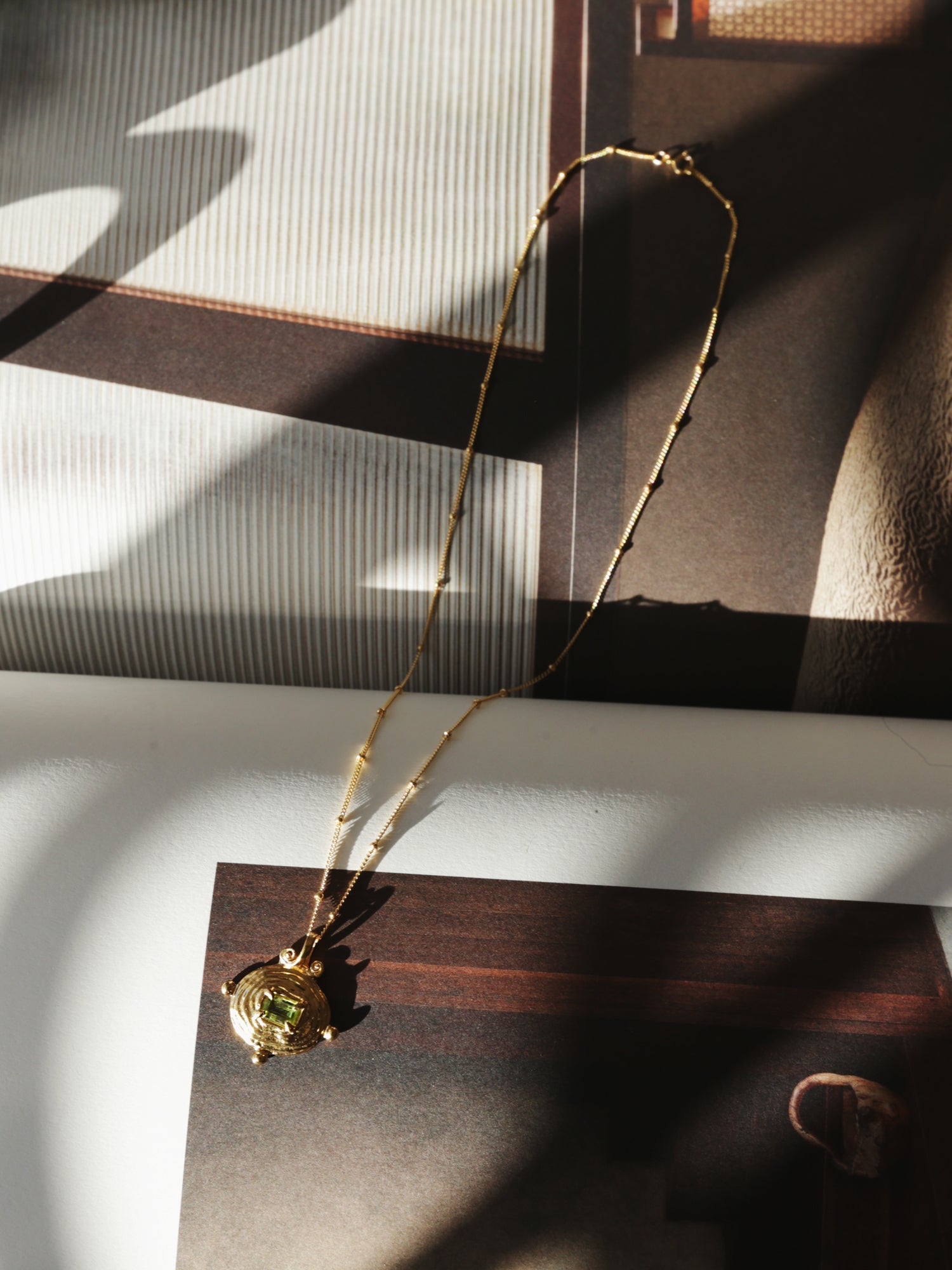 Lagoon Necklace with Peridot - Gold