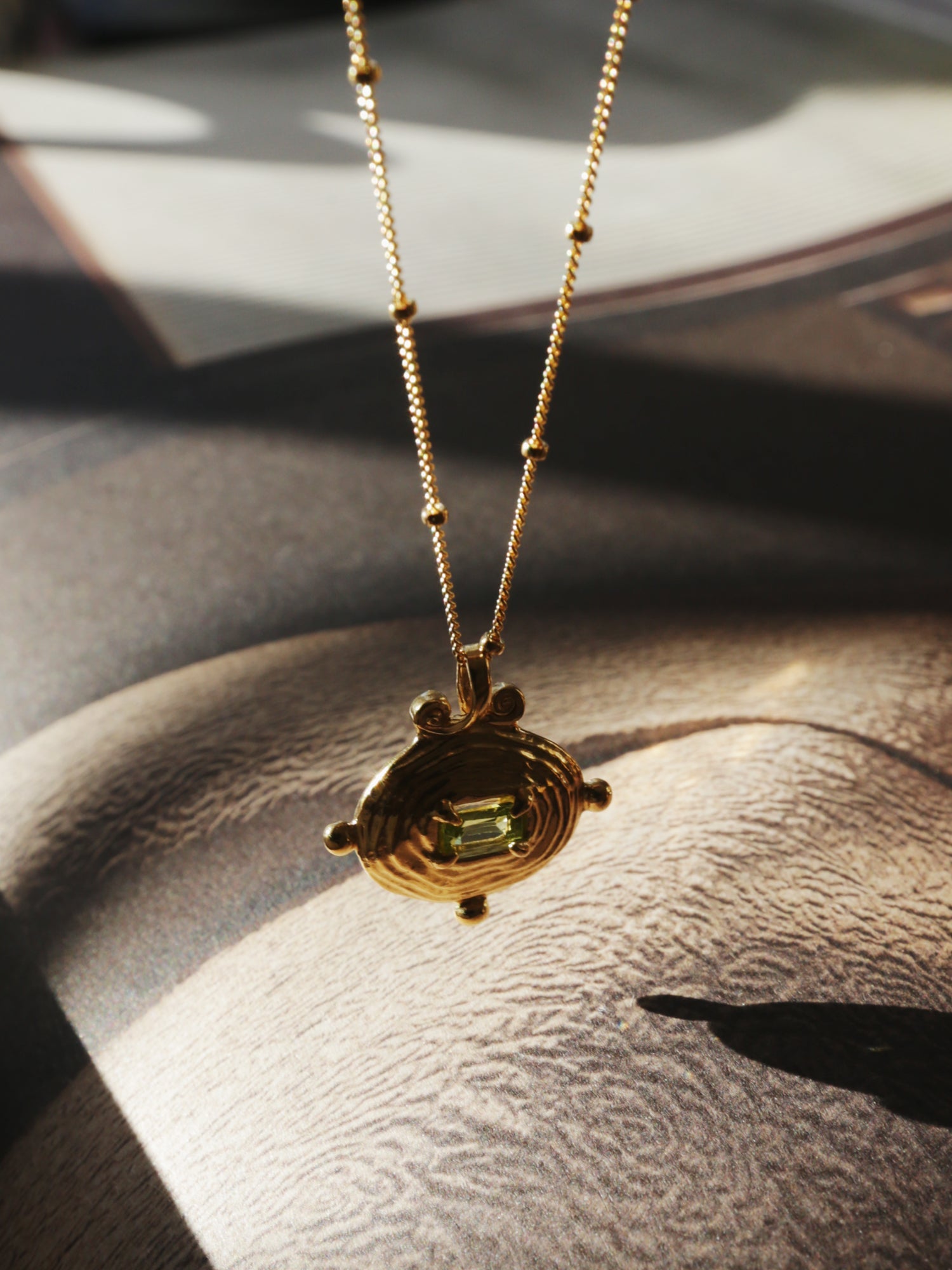 Lagoon Necklace with Peridot - Gold