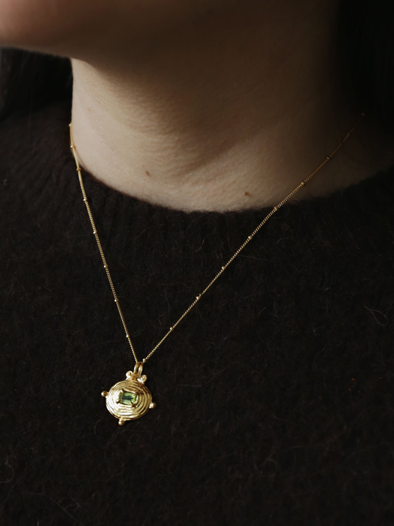Lagoon Necklace with Peridot - Gold