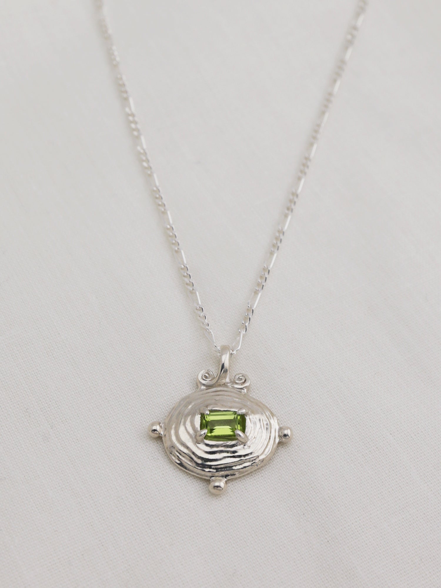 Lagoon Necklace with Peridot - Silver