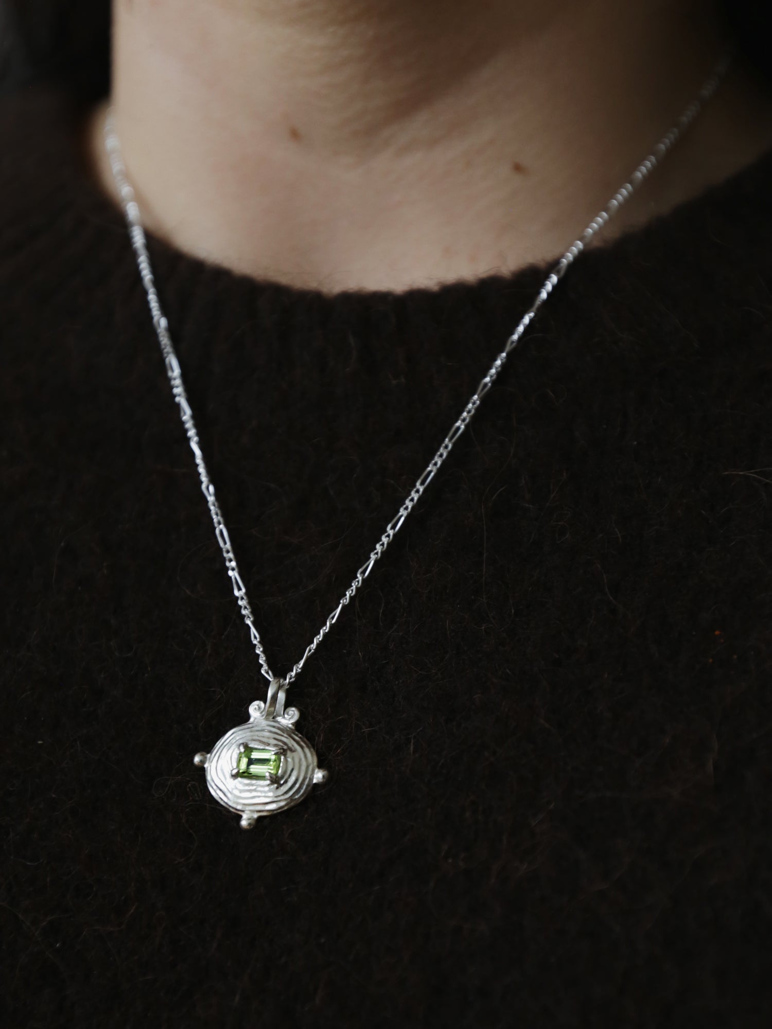 Lagoon Necklace with Peridot - Silver