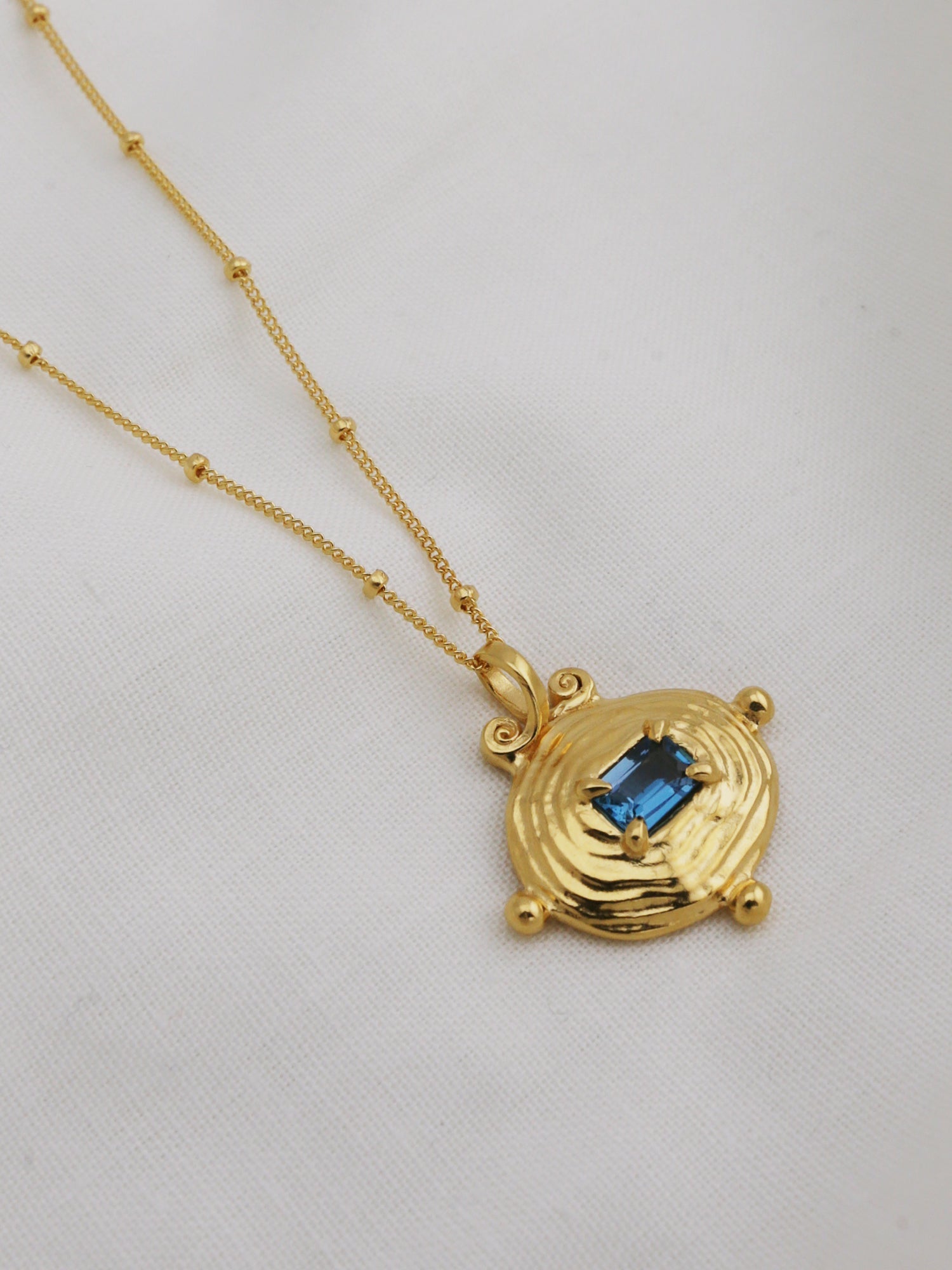 Lagoon Necklace with Topaz - Gold