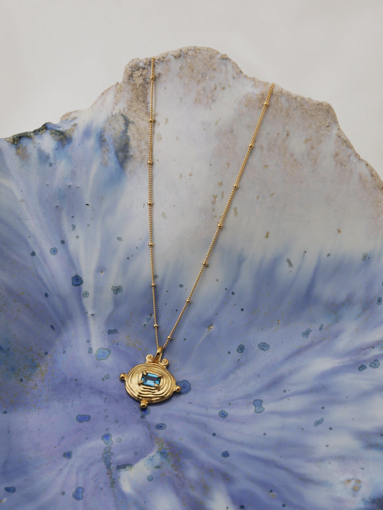 Lagoon Necklace with Topaz - Gold