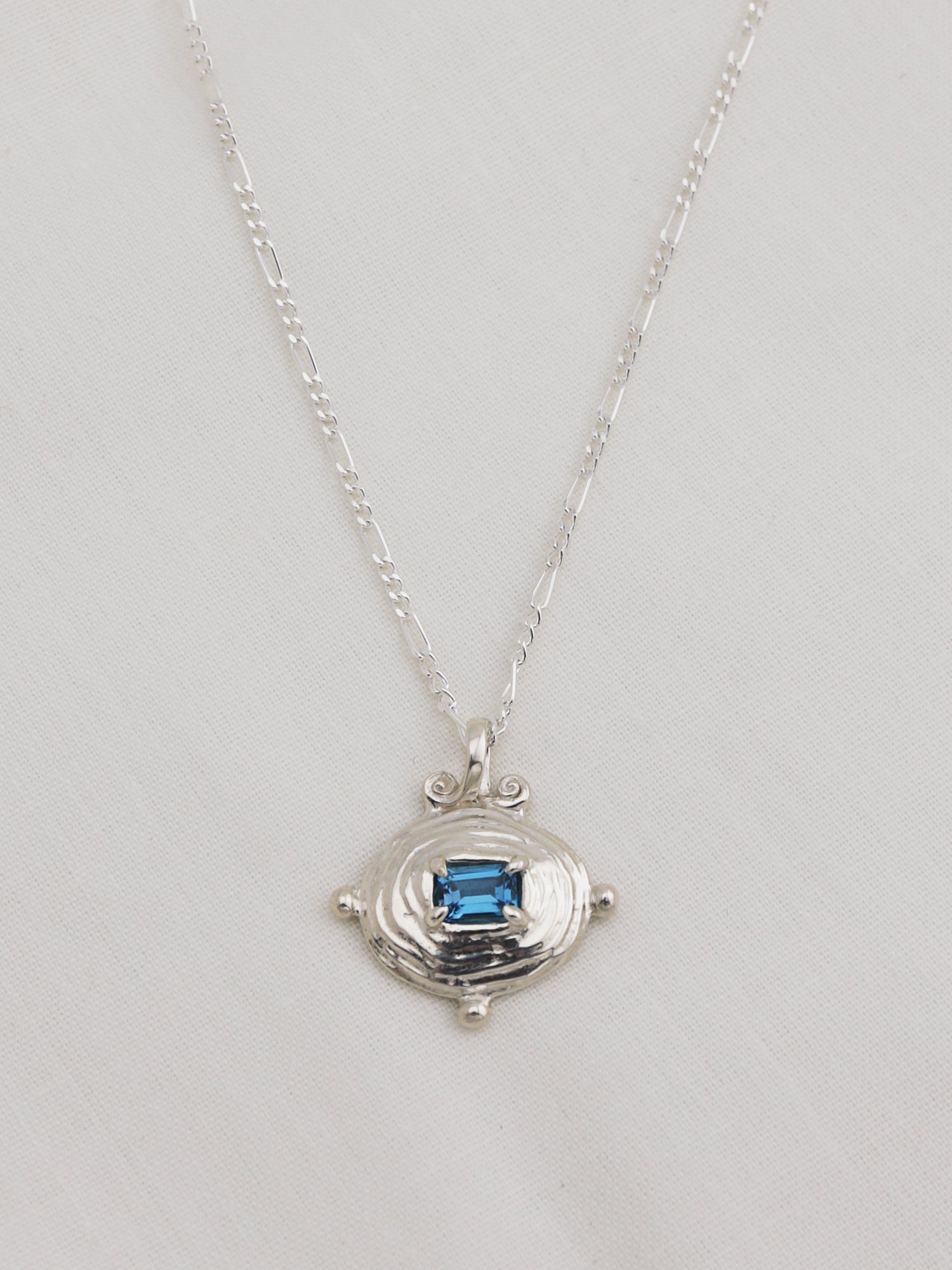 Lagoon Necklace with Topaz - Silver