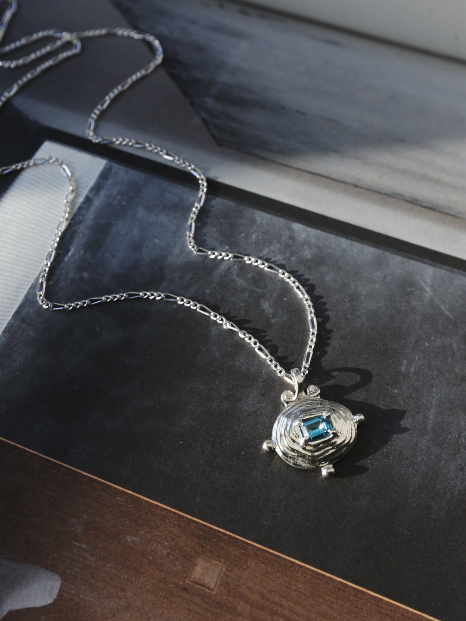 Lagoon Necklace with Topaz - Silver