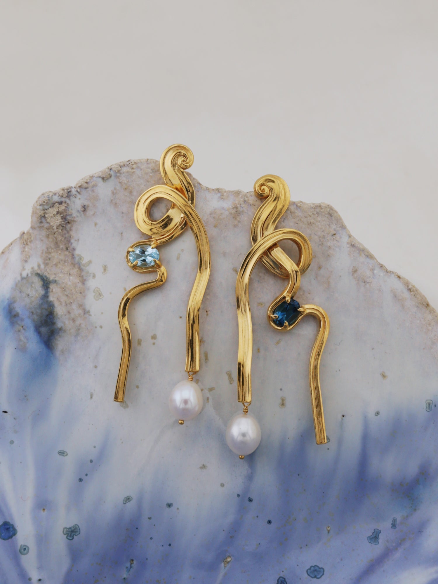 Meander Earrings with Topaz - Gold