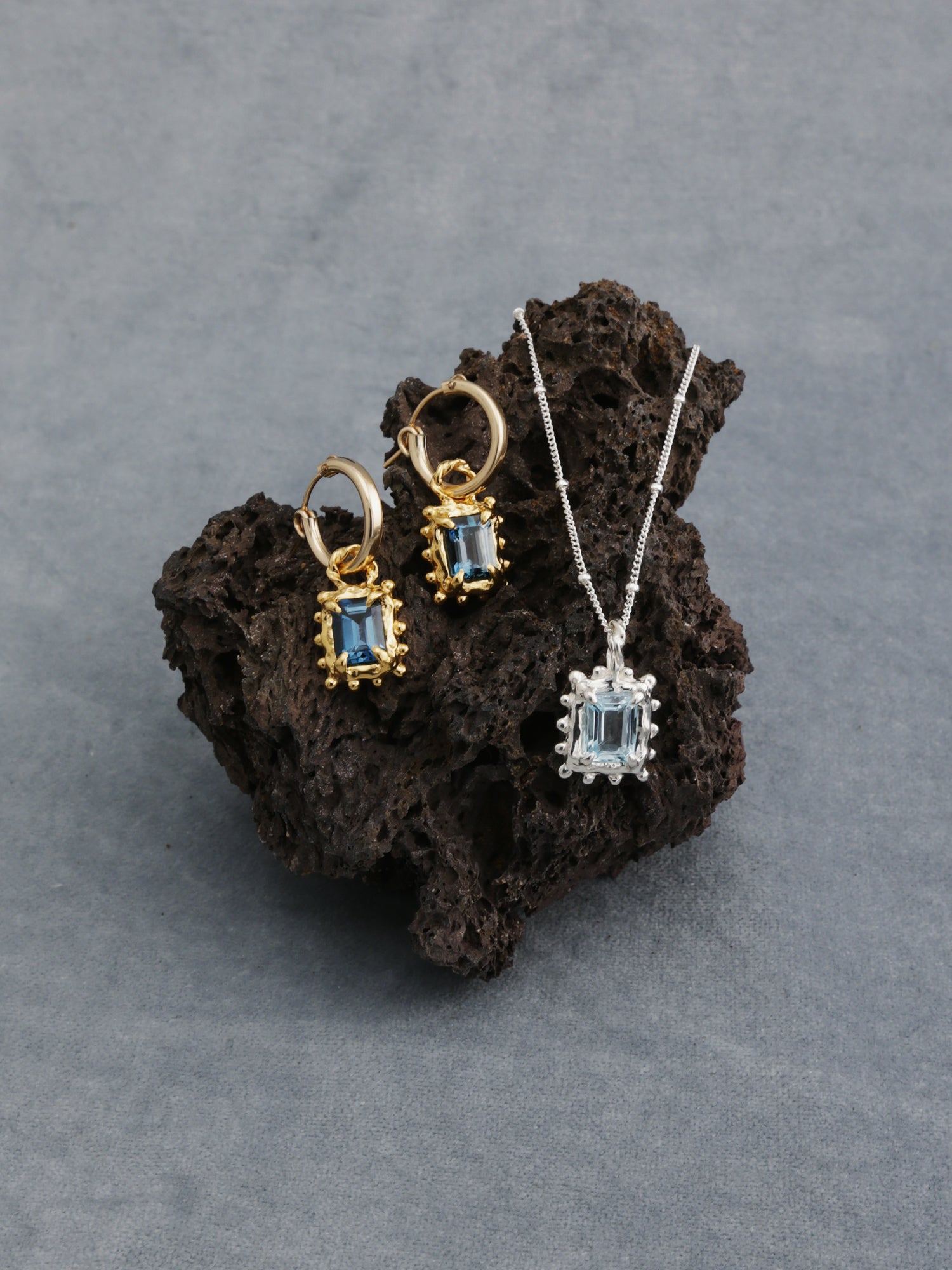 Memento Necklace with Sky Topaz - Silver