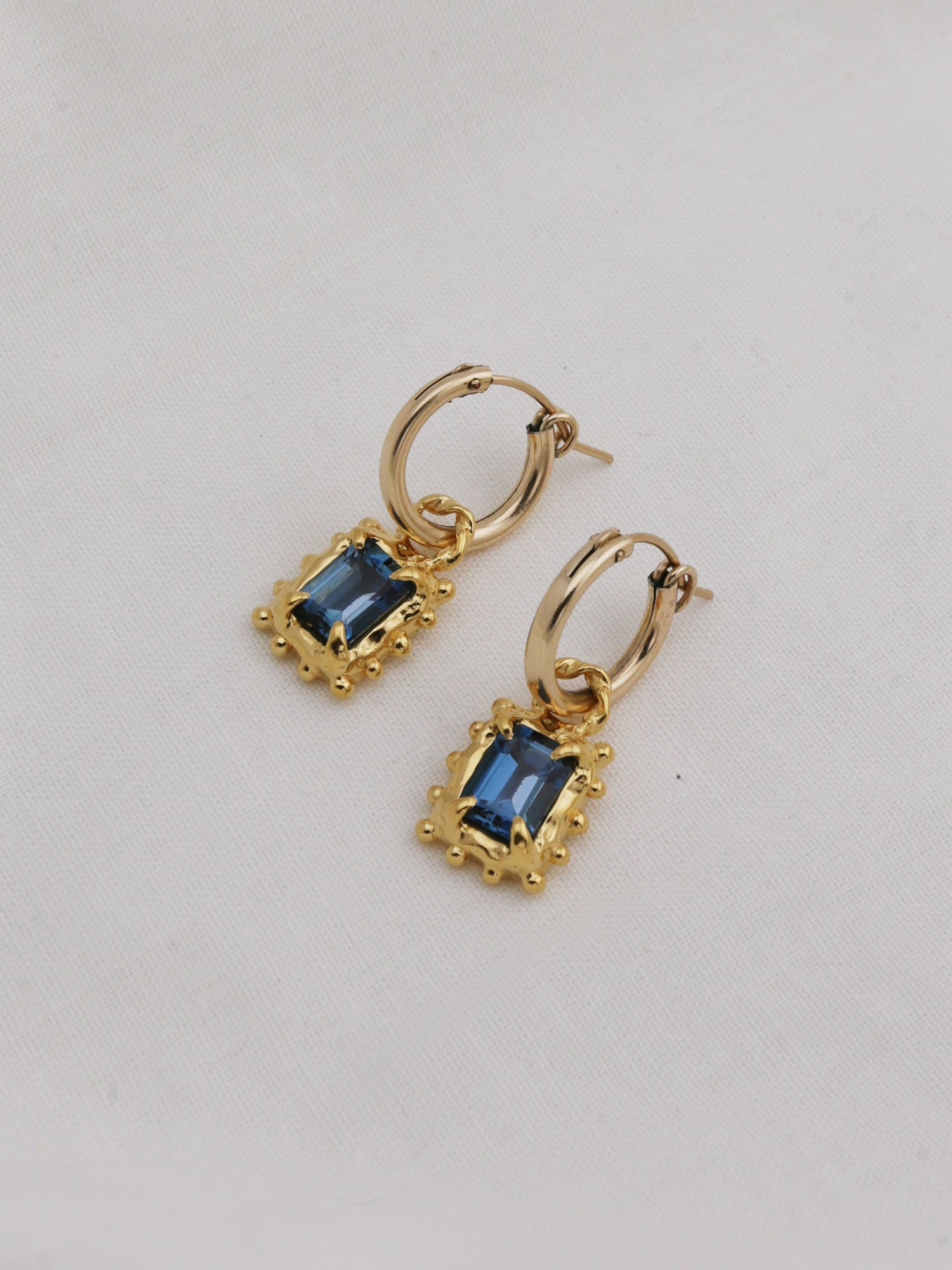 Memento Hoops with Dark Blue Topaz - Gold