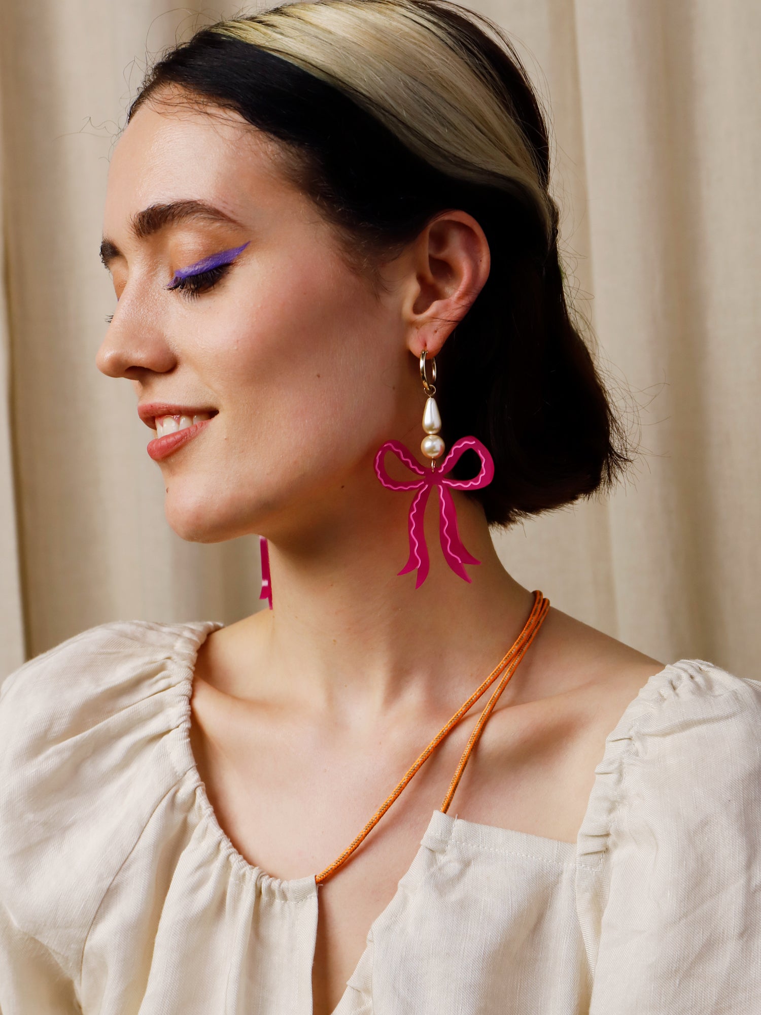 Bow Statement Hoops in Magenta